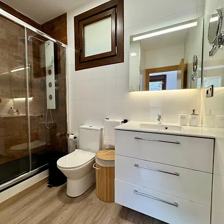 Unetti Oasis De Confort & Terraza Zen - 2 Plantas Holiday home *